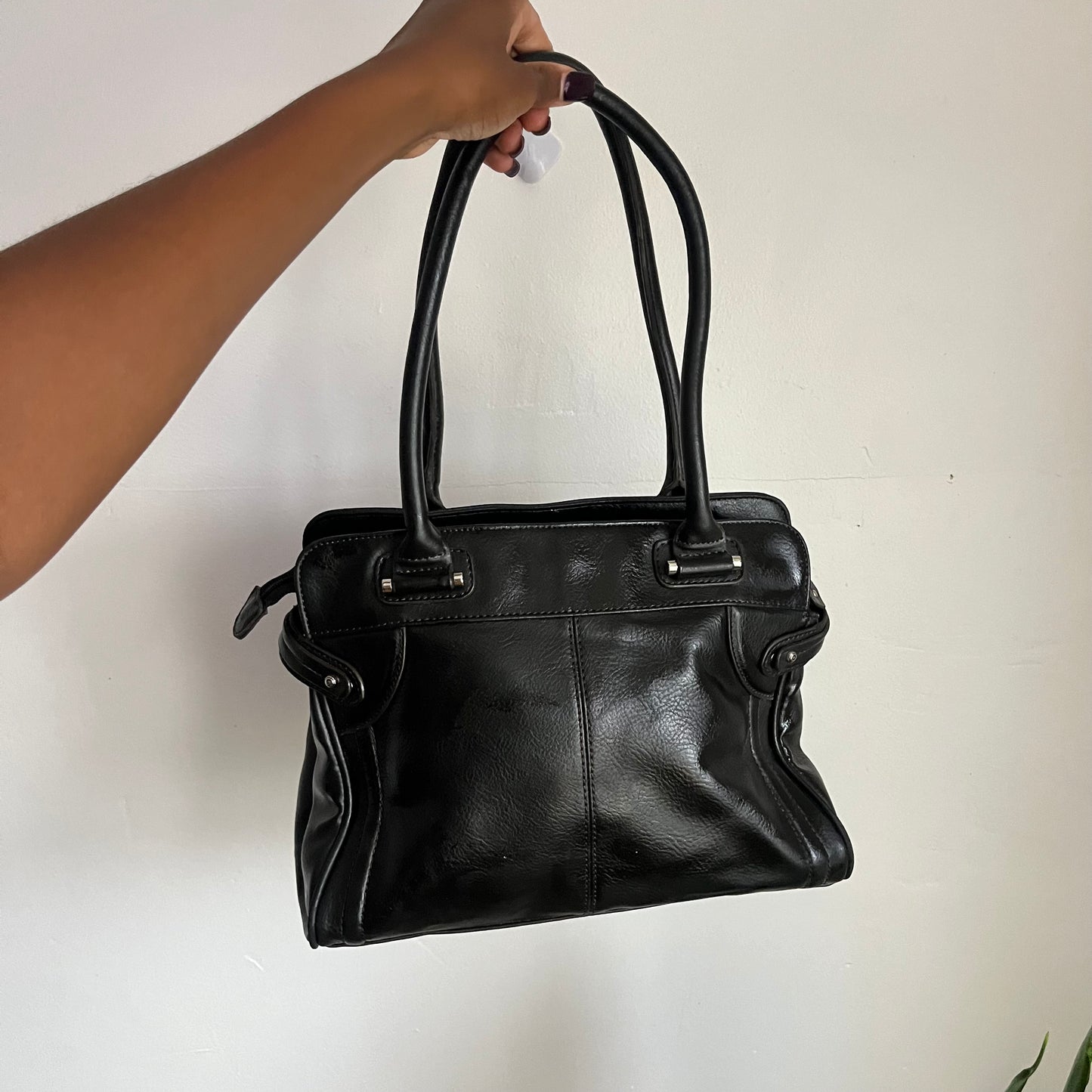 Apostrophe Black Leather Purse