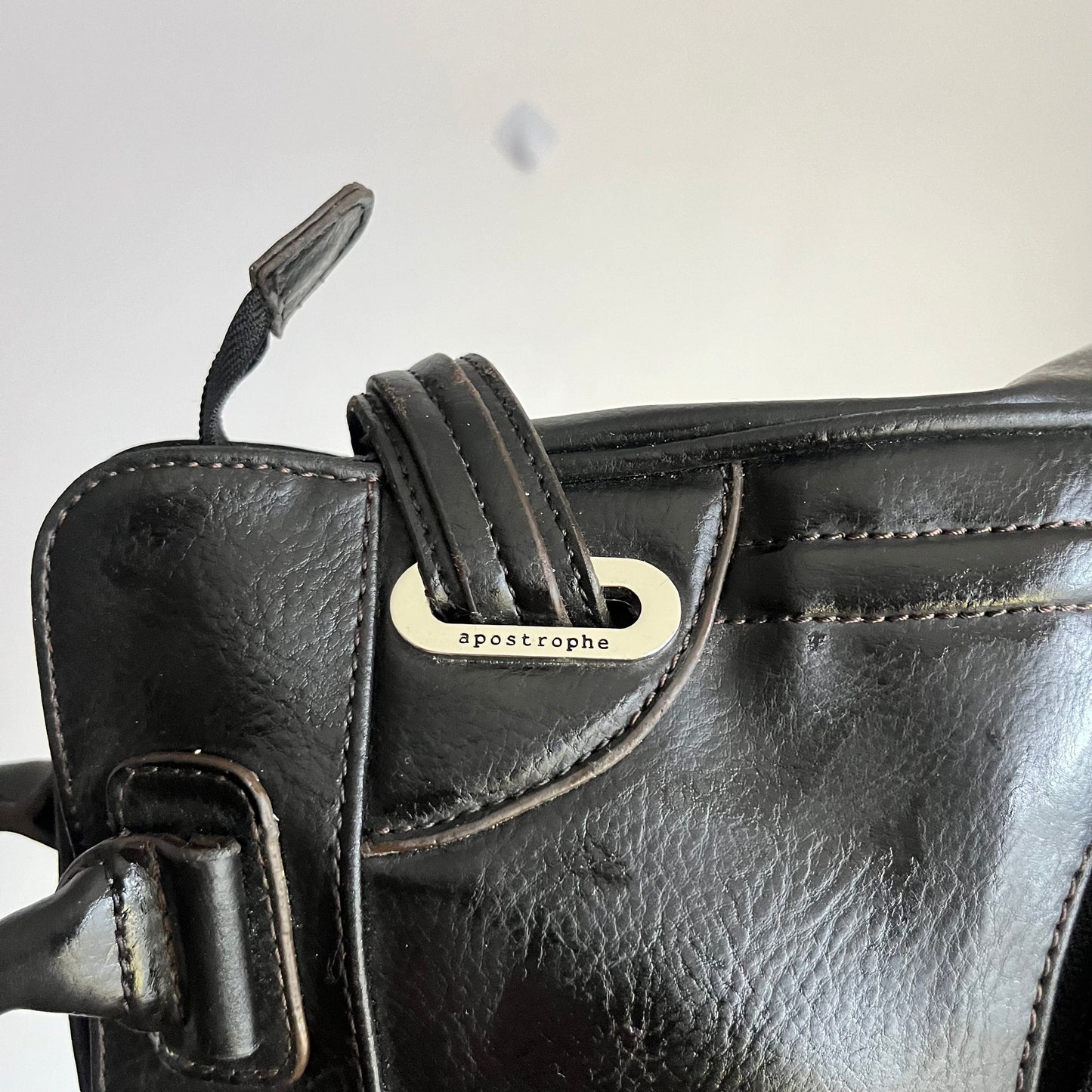 Apostrophe Black Leather Purse